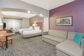 La Quinta Inn & Suites by Wyndham Oklahoma City -Yukon
