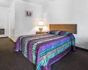Rodeway Inn & Suites