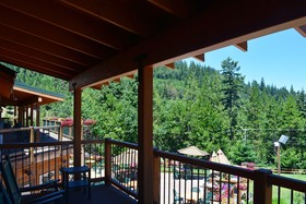 Callahan's Lodge and Restaurant