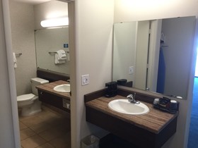 Astoria Riverwalk Inn