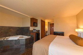 Lloyd Hotel Astoria Bayfront, Ascend Hotel Collection