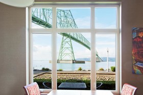 Holiday Inn Express Hotel & Suites Astoria