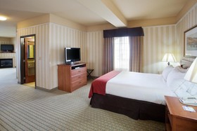 Holiday Inn Express Hotel & Suites Astoria