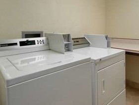 Super 8 by Wyndham Baker City