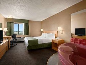 Super 8 by Wyndham Baker City