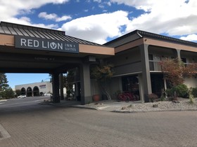 Red Lion Inn & Suites Deschutes River Bend