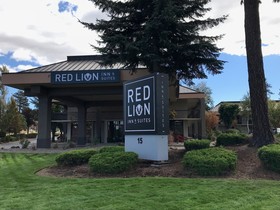 Red Lion Inn & Suites Deschutes River Bend