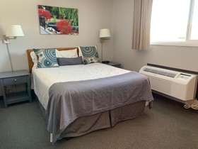 Bend Riverside Motel Suites