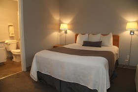 Bend Riverside Motel Suites