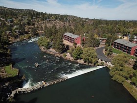 Bend Riverside Motel Suites