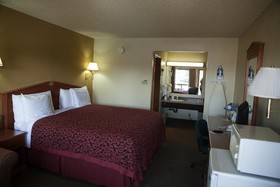 Days Inn by Wyndham Bend