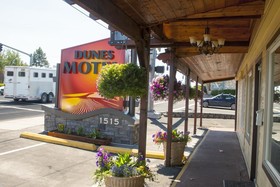 Dunes Motel Bend