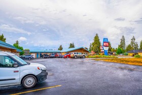 Royal Gateway Motel by OYO