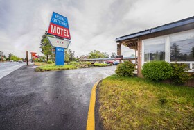 Royal Gateway Motel by OYO