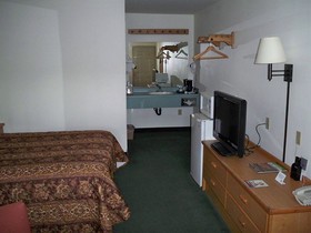 Sugarloaf Mountain Motel