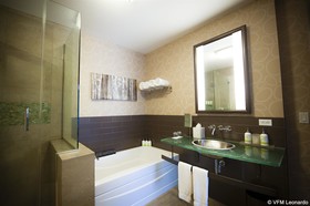 The Oxford Hotel Bend