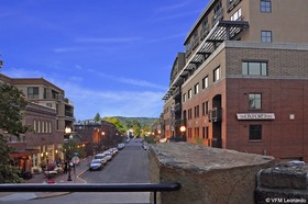 The Oxford Hotel Bend