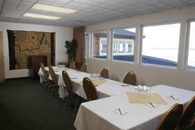 River Lodge & Cabins