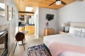 Inn At Haystack Rock