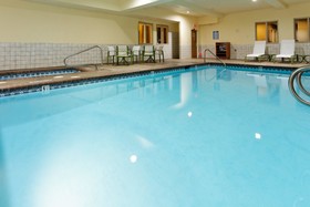 Creekside Hotel & Suites