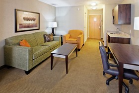 Creekside Hotel & Suites