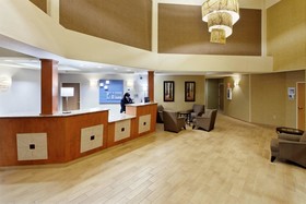 Creekside Hotel & Suites