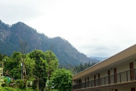 Columbia Gorge Inn