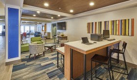 Holiday Inn Express & Suites Medford-Central Point