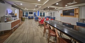 Holiday Inn Express & Suites Medford-Central Point