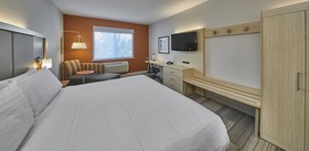 Holiday Inn Express & Suites Medford-Central Point