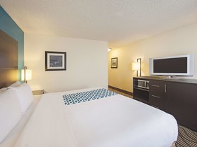 La Quinta Inn & Suites by Wyndham Central Point - Medford