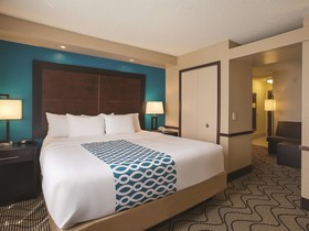 La Quinta Inn & Suites by Wyndham Central Point - Medford