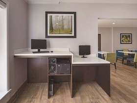 La Quinta Inn & Suites by Wyndham Central Point - Medford