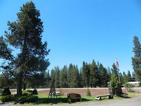 Eagle Crater Lake Inn