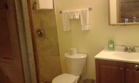 Eagle Crater Lake Inn