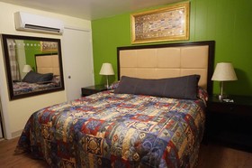 Eagle Crater Lake Inn