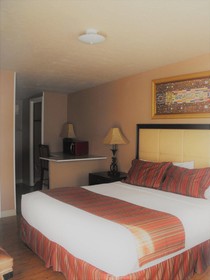 Eagle Crater Lake Inn