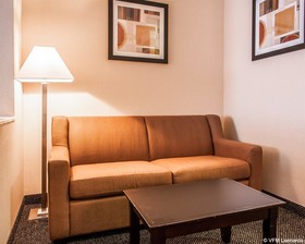 Comfort Suites
