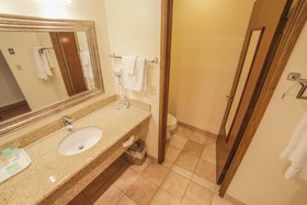Sunnyside Inn & Suites