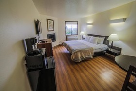 Sunnyside Inn & Suites