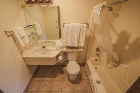 Sunnyside Inn & Suites
