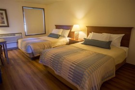 Sunnyside Inn & Suites