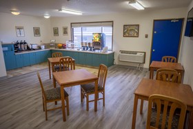 Sunnyside Inn & Suites