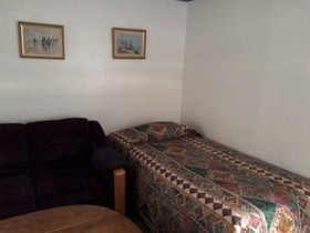 Captain John's Motel