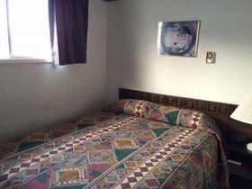 Captain John's Motel