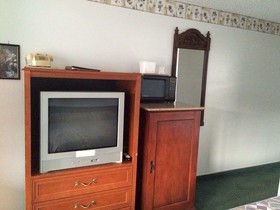 Captain John's Motel