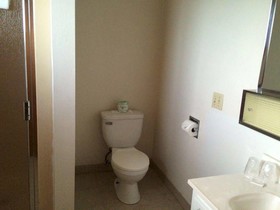 Captain John's Motel