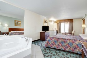 Super 8 by Wyndham Creswell / South Eugene