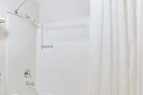 Super 8 by Wyndham Creswell / South Eugene