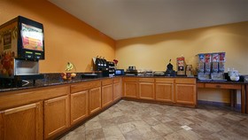Best Western Dallas Inn & Suites
